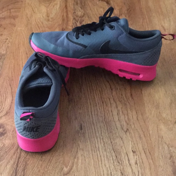 Nike Shoes - Women’s Nike shoes